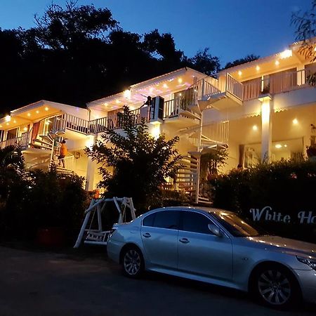 White House Mountian Beach Rayong Esterno foto
